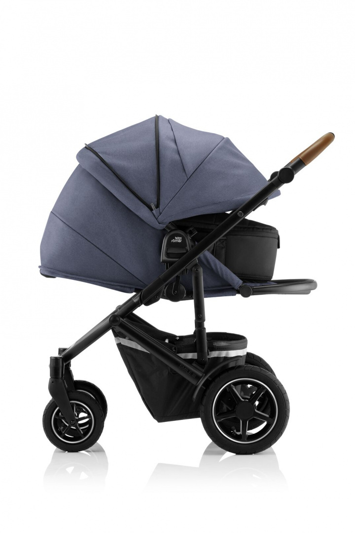 SMILE III Britax Romer Indigo Blue/Brown Handle wózek spacerowy do 22kg z gondolą dostępny w 7 wersjach kolorystycznych SMILE III Britax Romer Indigo Blue/Brown Handle wózek spacerowy do 22kg z gondolą dostępny w 7 wersjach kolorystycznych