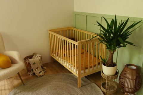 Łóżeczko dziecięce KLUPS IWON sosna 120×60 – barierka w zestawie