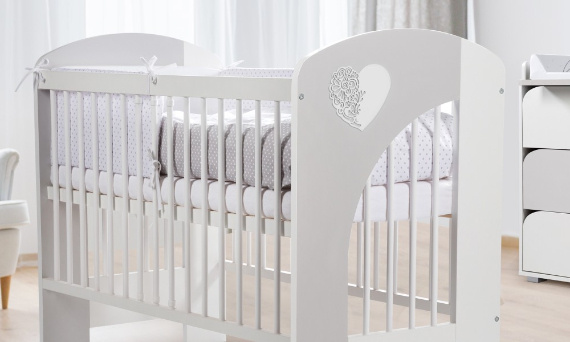 Łóżeczko drewniane: Kompleksowy przewodnik po wyborze idealnego łóżeczka dla Twojego dziecka