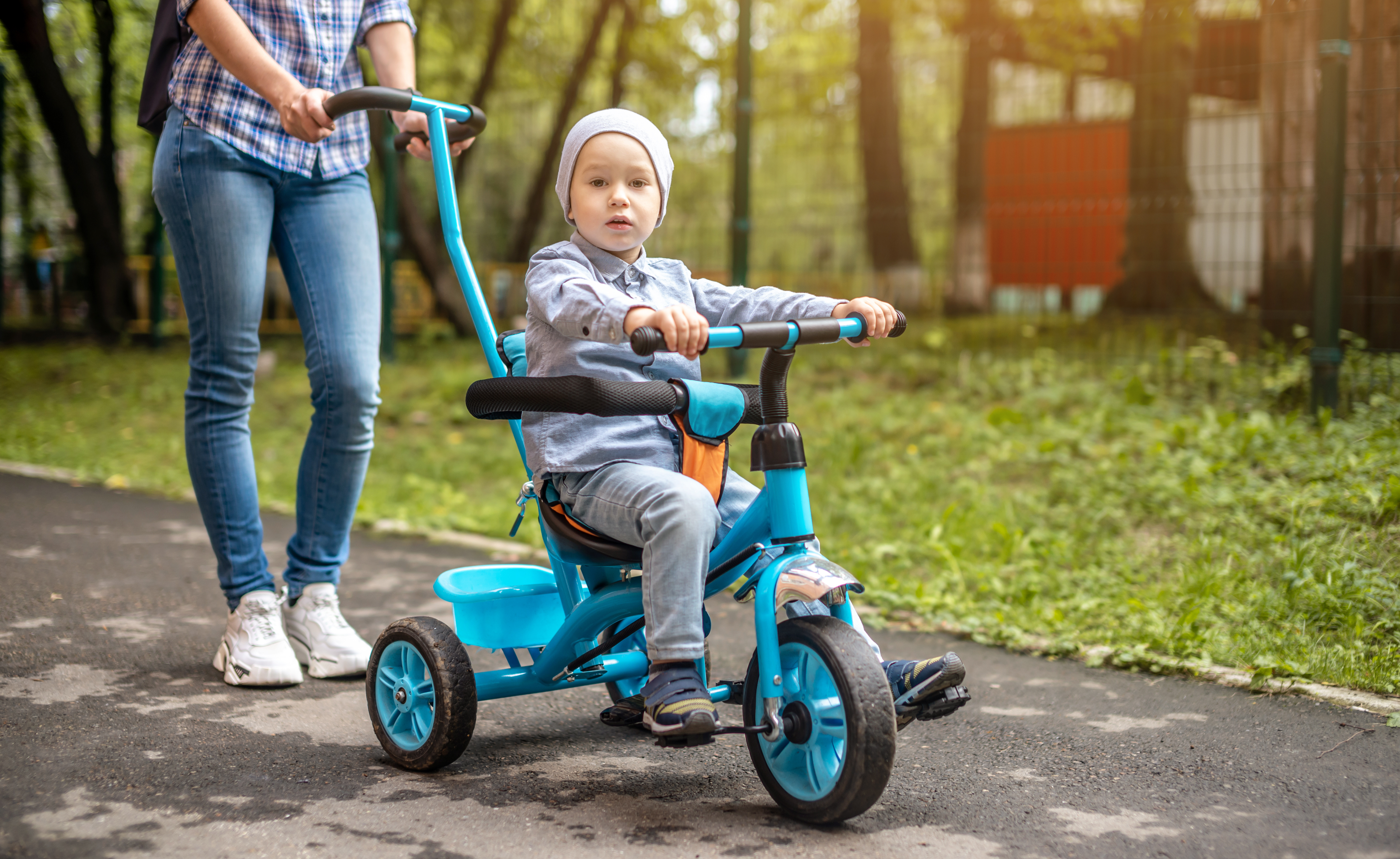 Rowerek trójkołowy dla dziecka - od kiedy i jaki wybrać?
