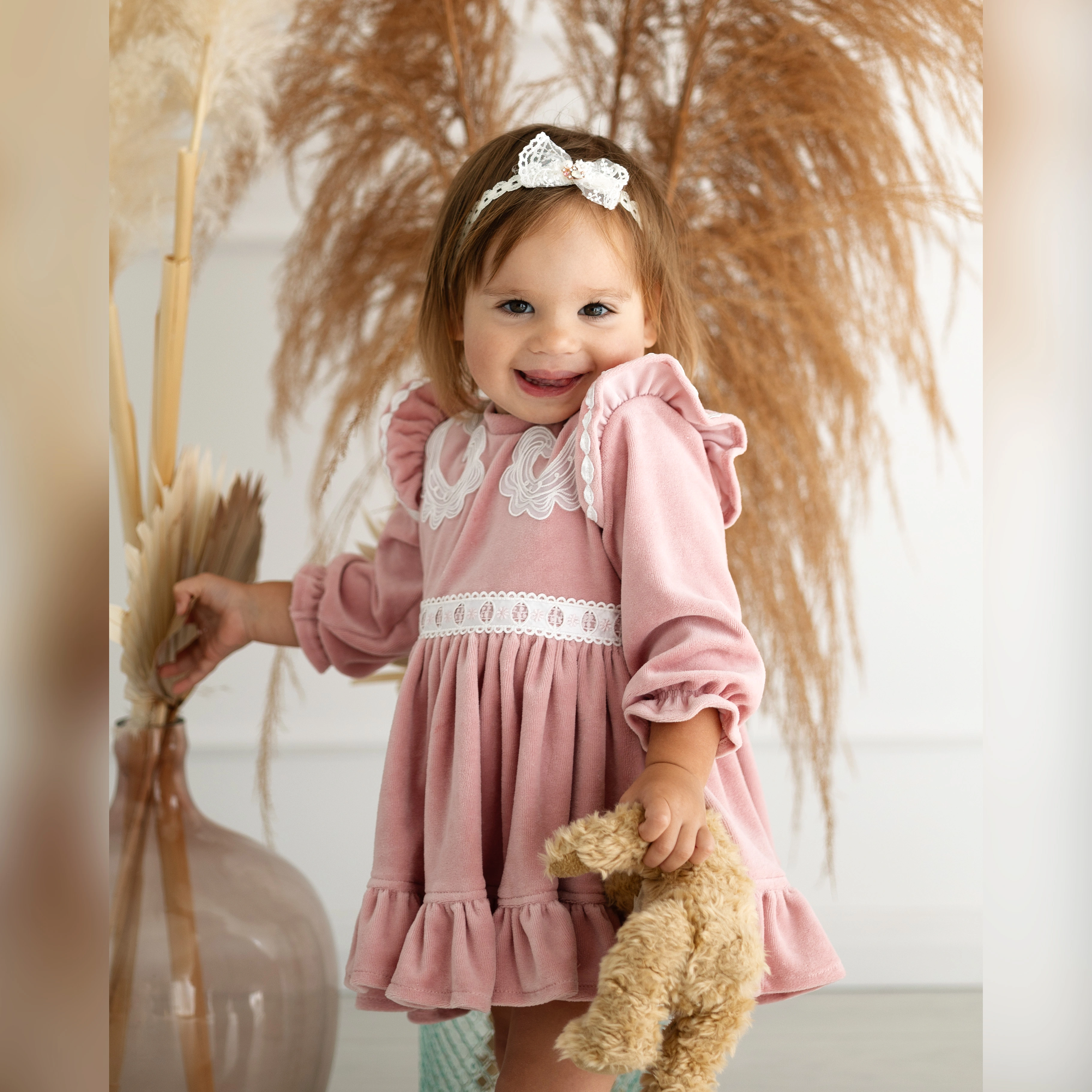 Sukienki okolicznościowe - kompletny przewodnik zakupowy dla rodziców