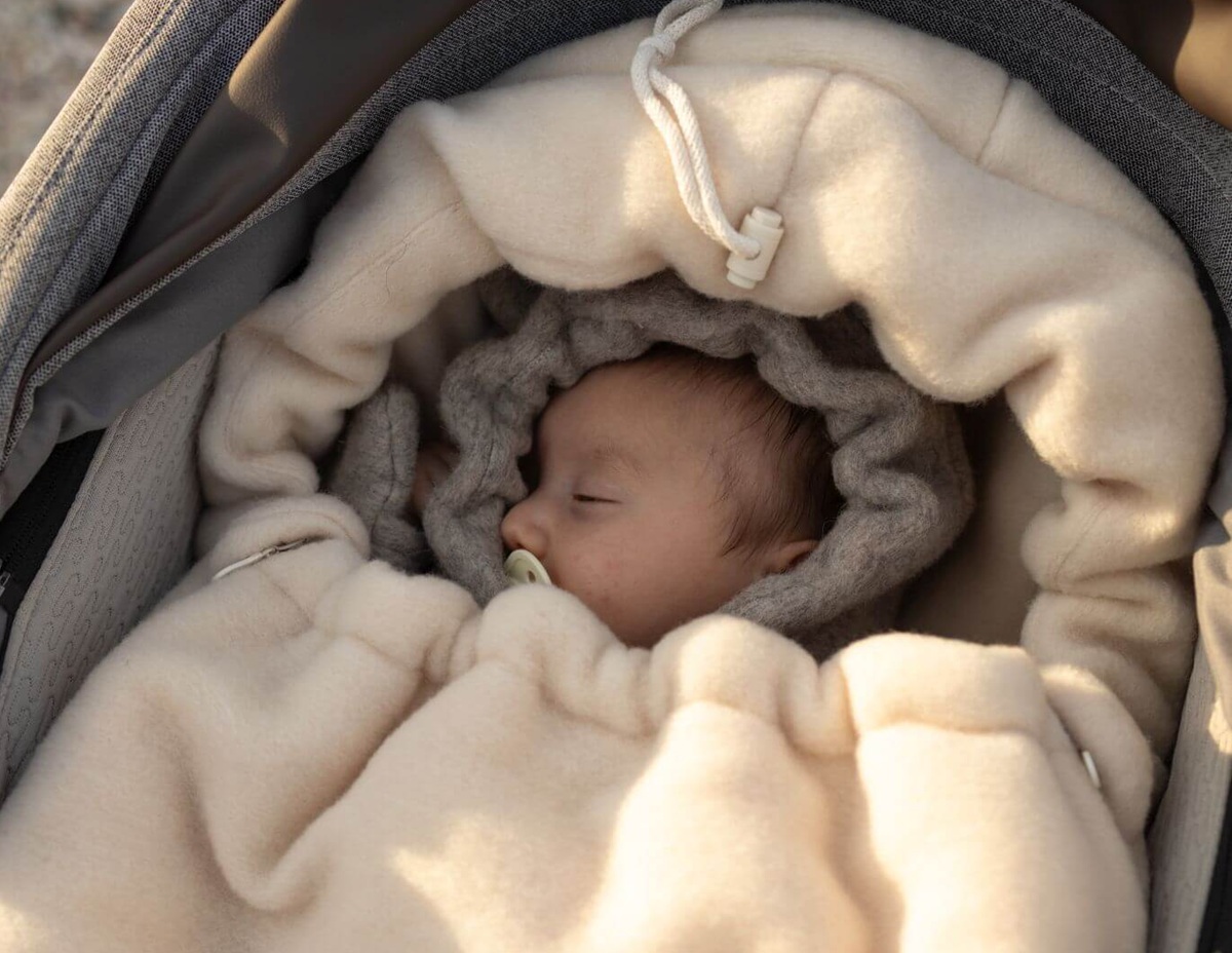 Jak skompletować zimową wyprawkę dla noworodka, co warto wiedzieć?